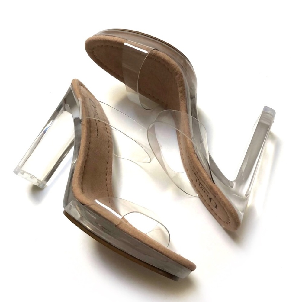 SALE!  Olivia Fargiano Heels